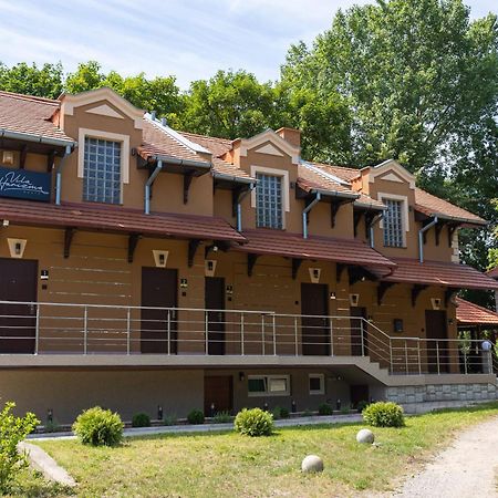 Vila Harizma Palić Exterior foto